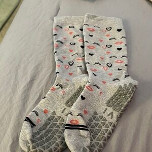 Women's Gray Patterned Socks with Hearts and Lips